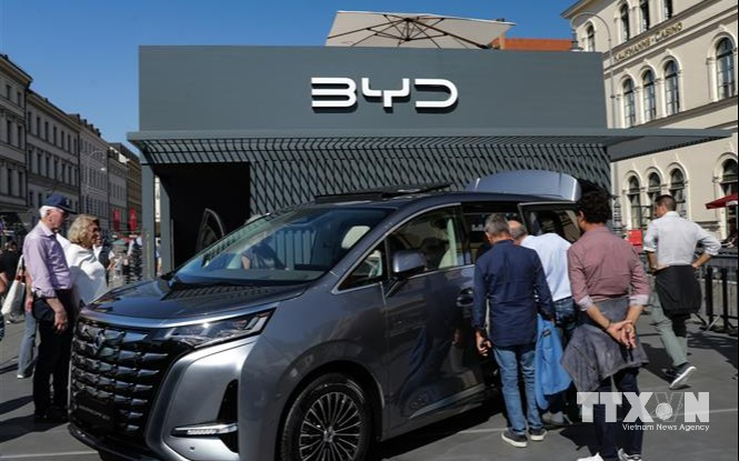 Mẫu xe điện của BYD tại Triển lãm ô tô quốc tế ở Munich, Đức. (Ảnh: THX/TTXVN) Mẫu xe điện của BYD tại Triển lãm ô tô quốc tế ở Munich, Đức. (Ảnh: THX/TTXVN)